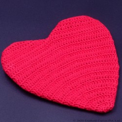 Red Cotton Crochet Heart Shape Wallet With Zipper